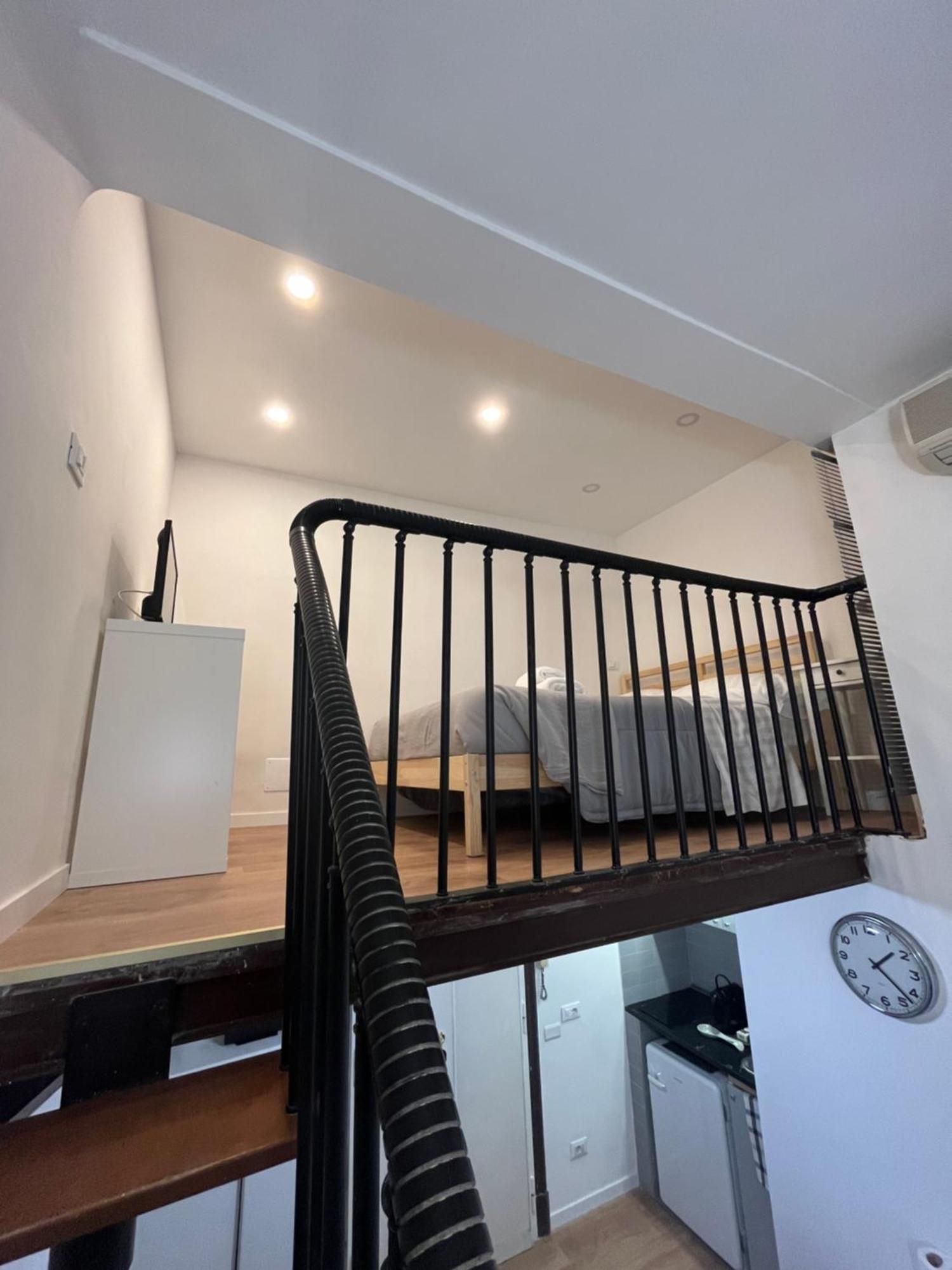 Studio Flat Ultimo Piano In Centro Rom Exterior foto
